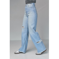 Жіночі жіночі джинси з рваними елементами  блакитний колір