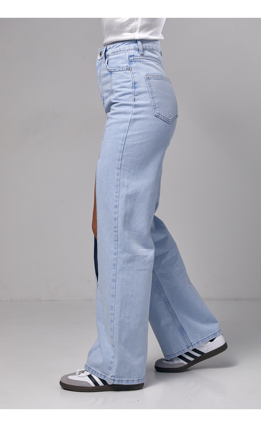 Джинси жіночі з краплеподібним вирізом спереду  блакитний колір