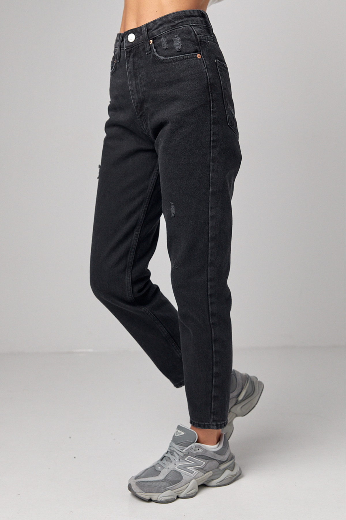 Укорочені жіночі жіночі джинси МОМ  чорний колір