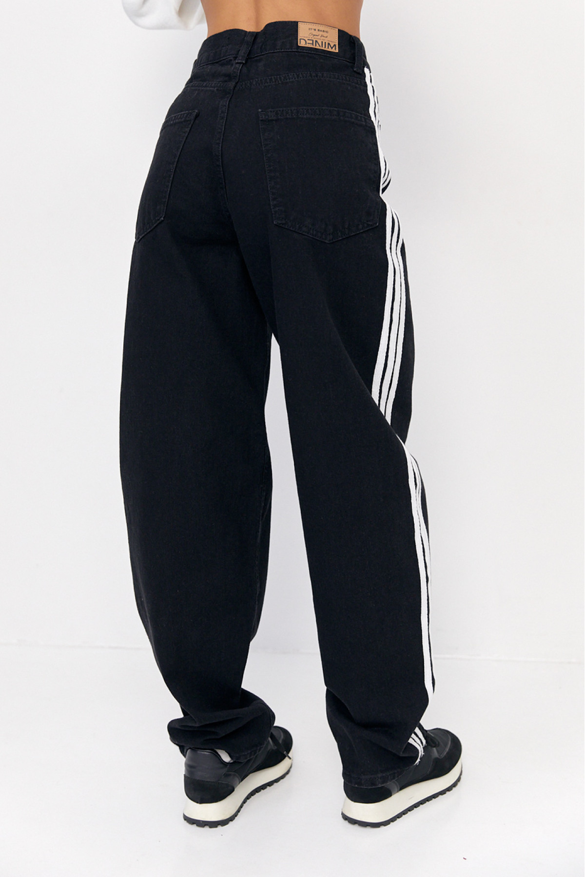 Жіночі жіночі джинси Baggy з лампасами  чорний колір