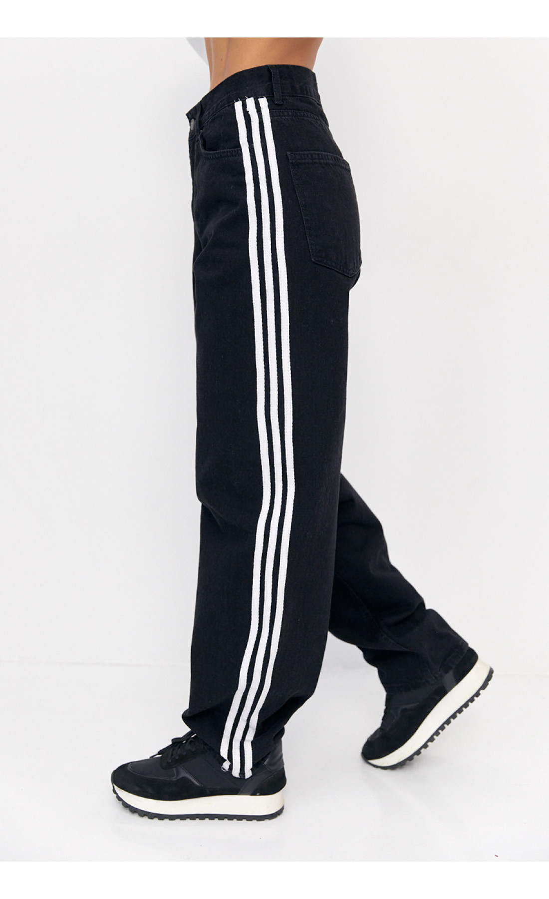 Жіночі жіночі джинси Baggy з лампасами  чорний колір