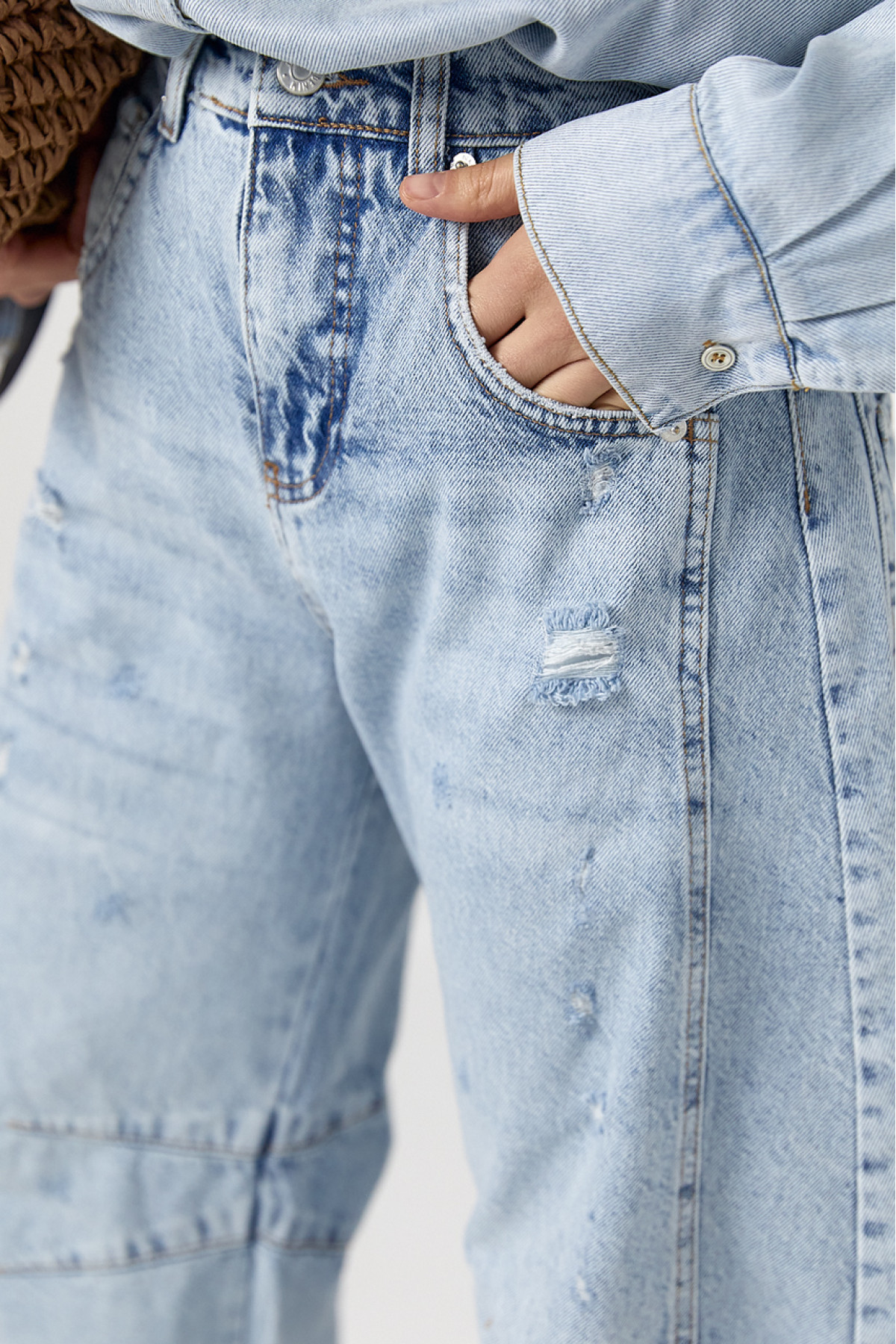 Джинси жіночі  Вaggy з рваним ефектом  блакитний колір