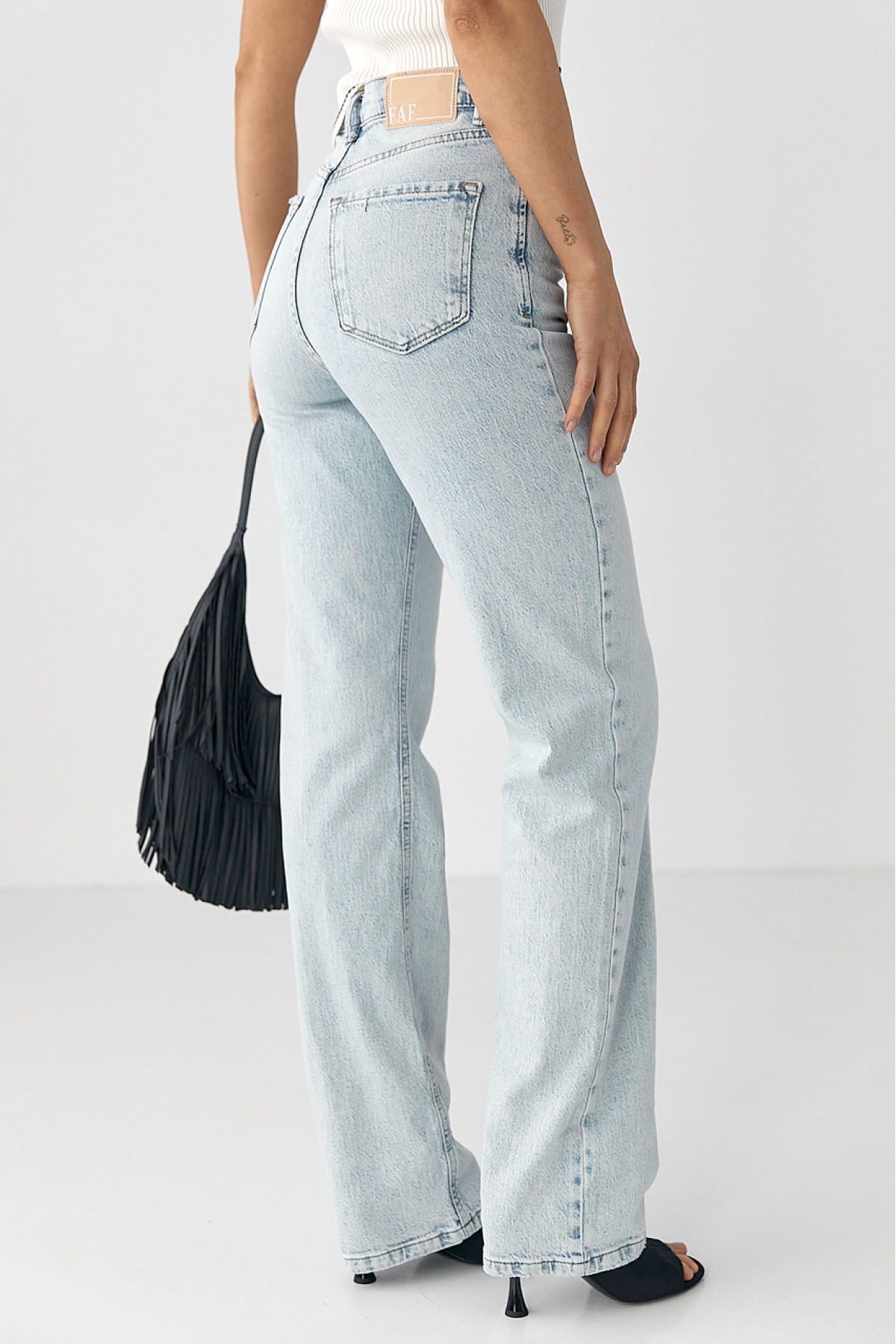 Прямі жіночі джинси з високою талією  блакитний колір