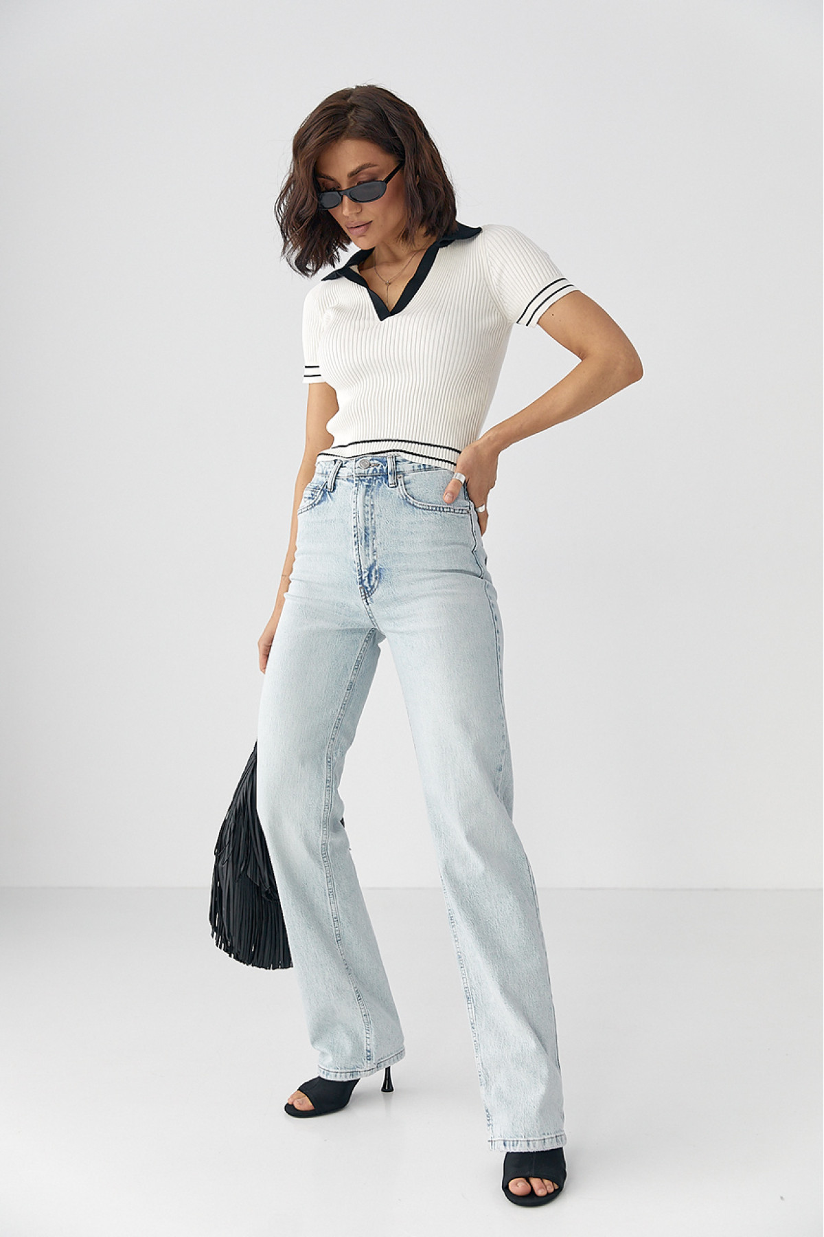 Прямі жіночі джинси з високою талією  блакитний колір