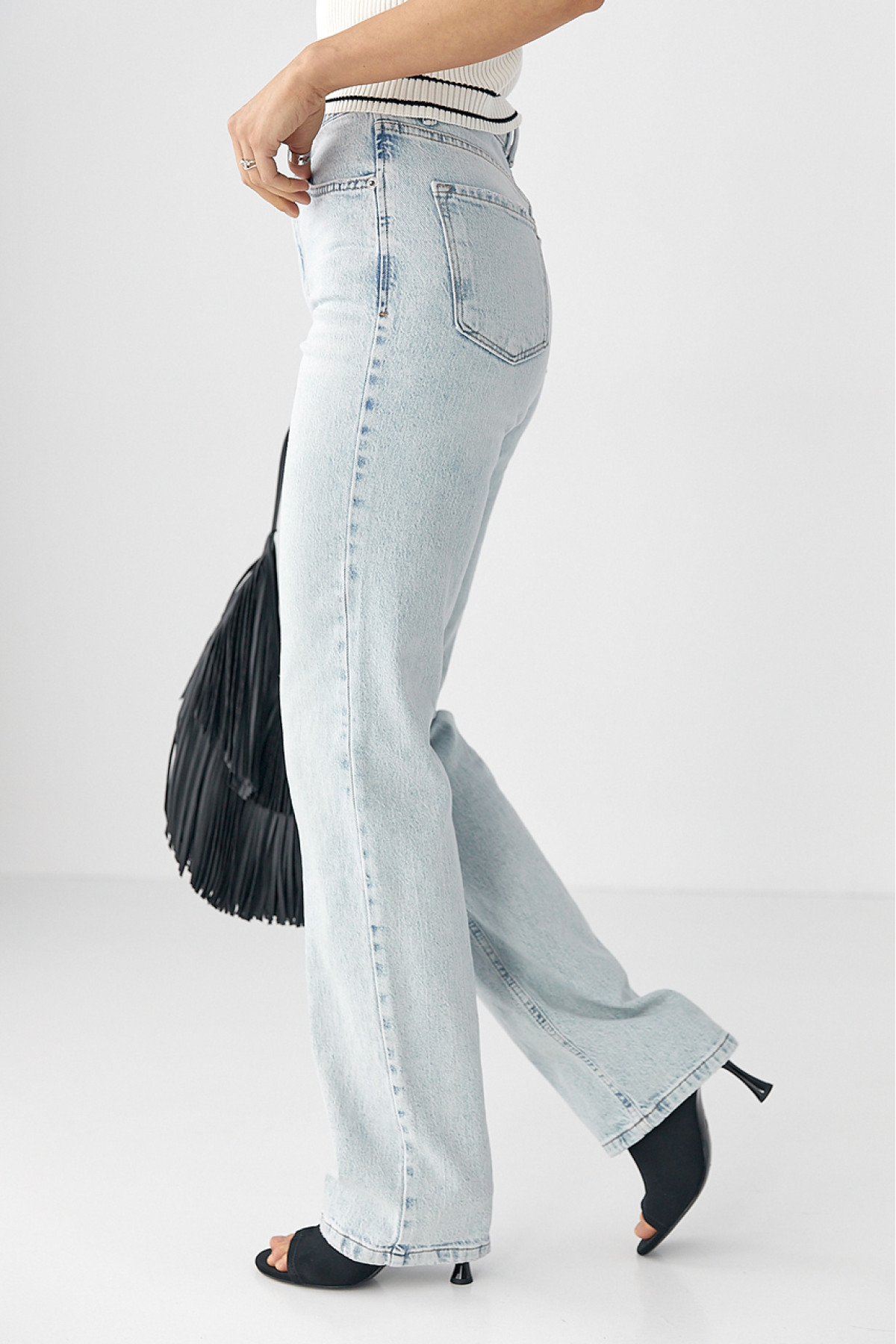 Прямі жіночі джинси з високою талією  блакитний колір