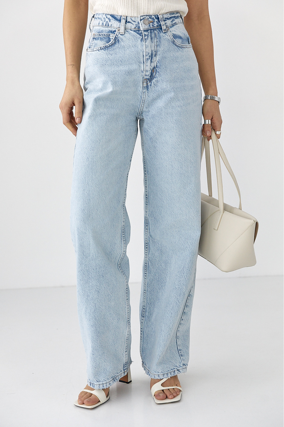 Прямі широкі жіночі жіночі джинси  блакитний колір