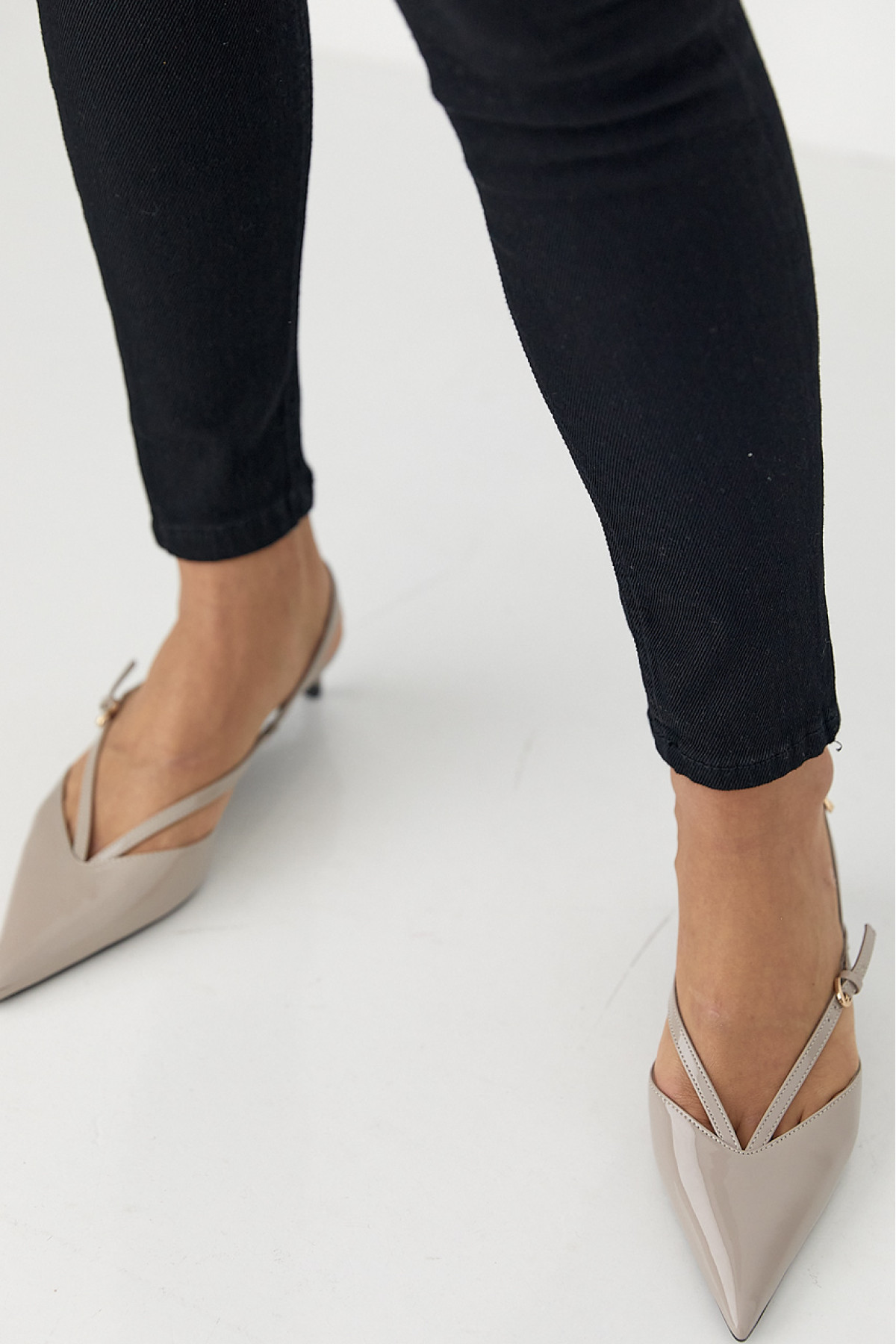 Облягаючі жіночі джинси Skinny  чорний колір