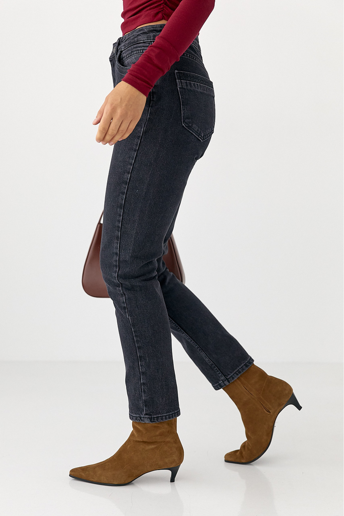 Жіночі жіночі джинси Mom Fit  чорний колір