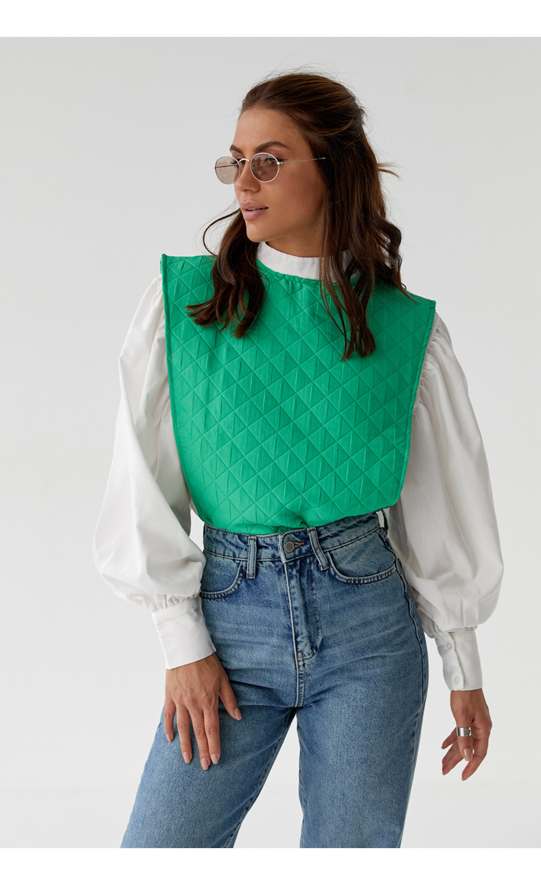 Блуза з об'ємними рукавами з накидкою та поясом EISA  зелений колір