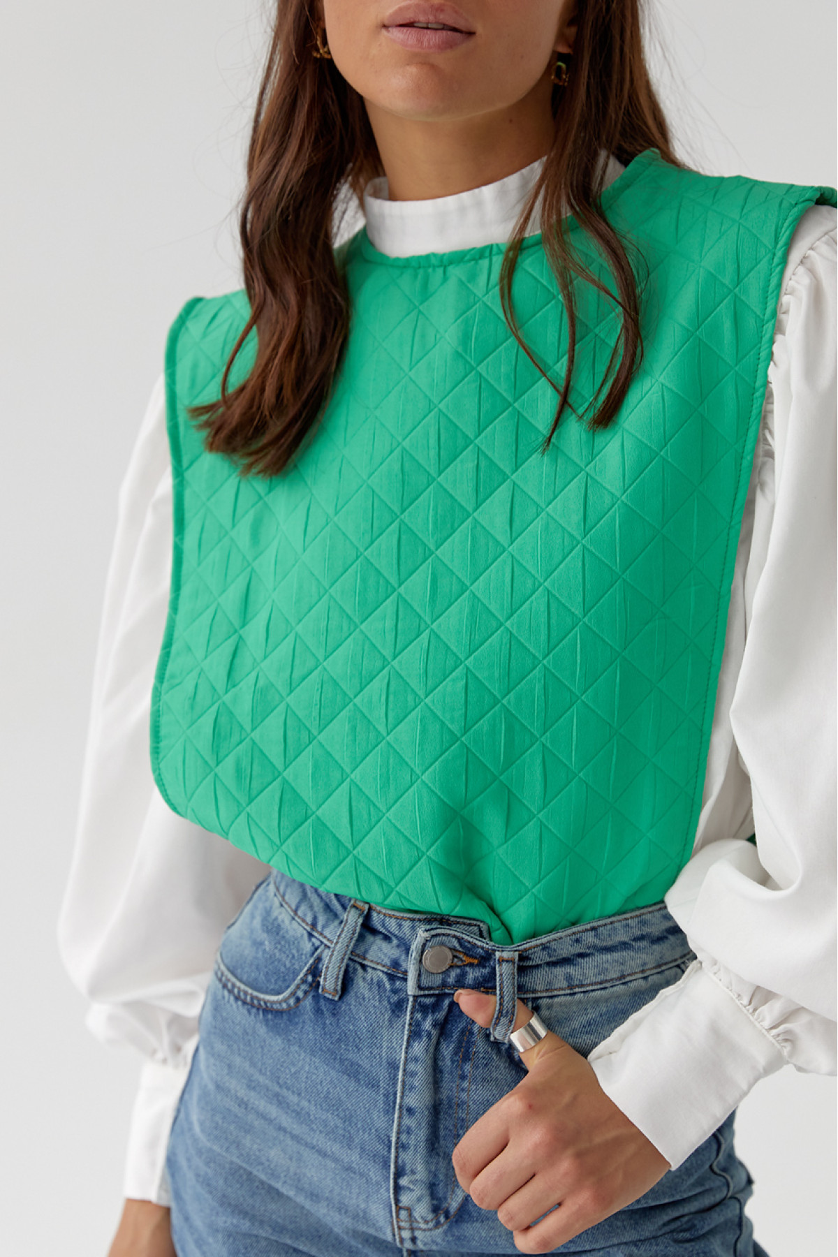 Блуза з об'ємними рукавами з накидкою та поясом EISA  зелений колір