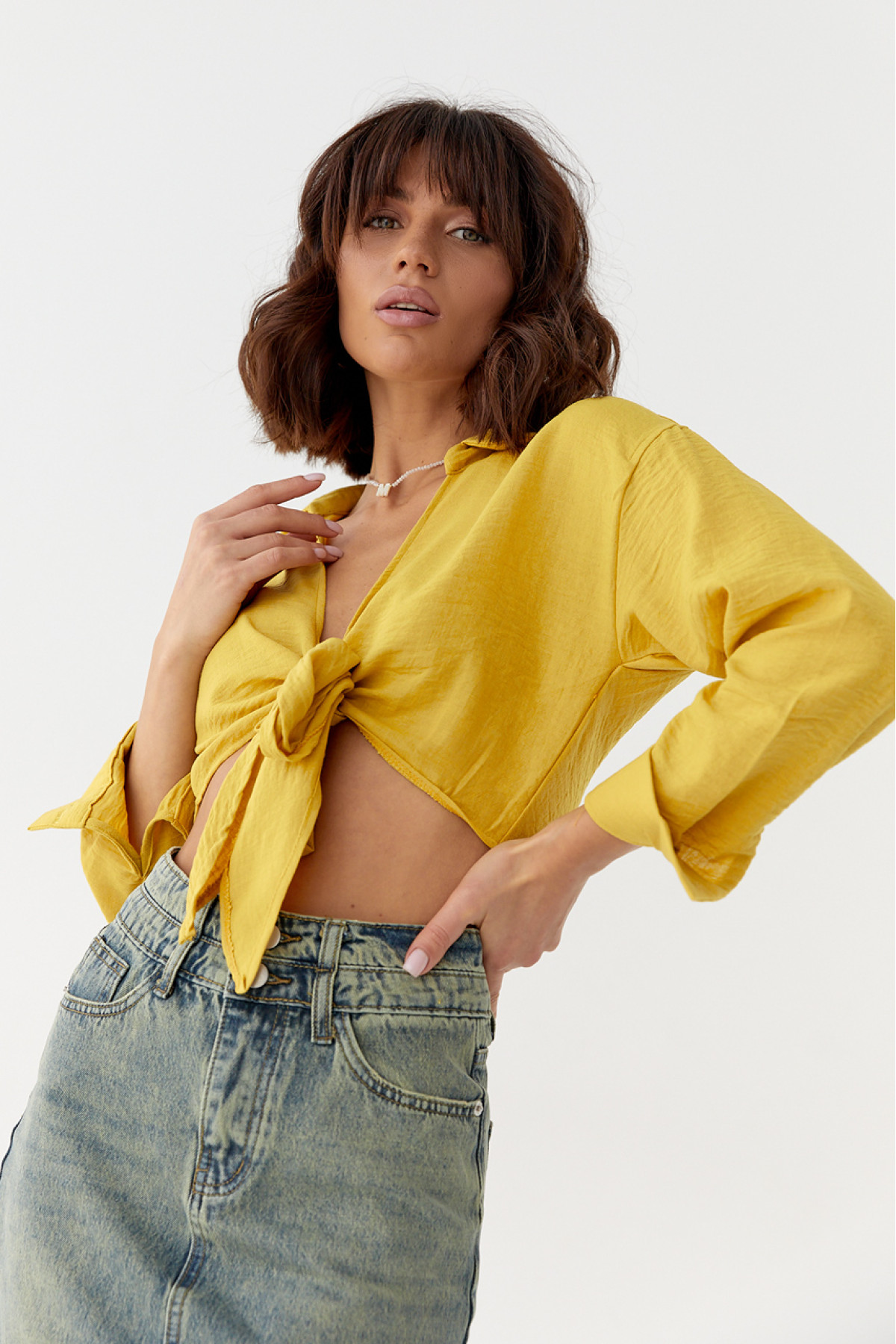 Жіноча вкорочена блузка на запах  гірчичний колір