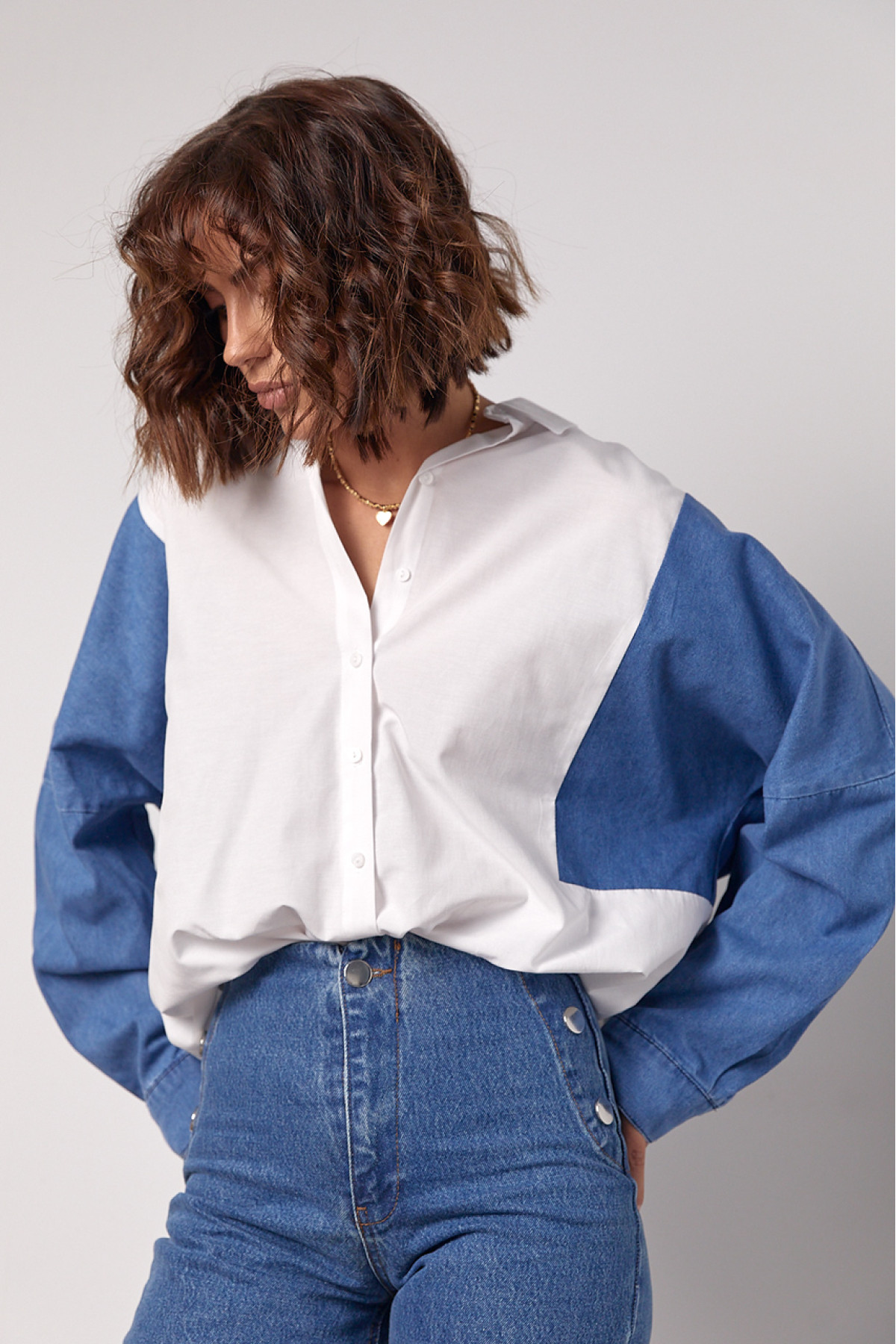 Жіноча комбінована сорочка в стилі оверсайз  білий колір