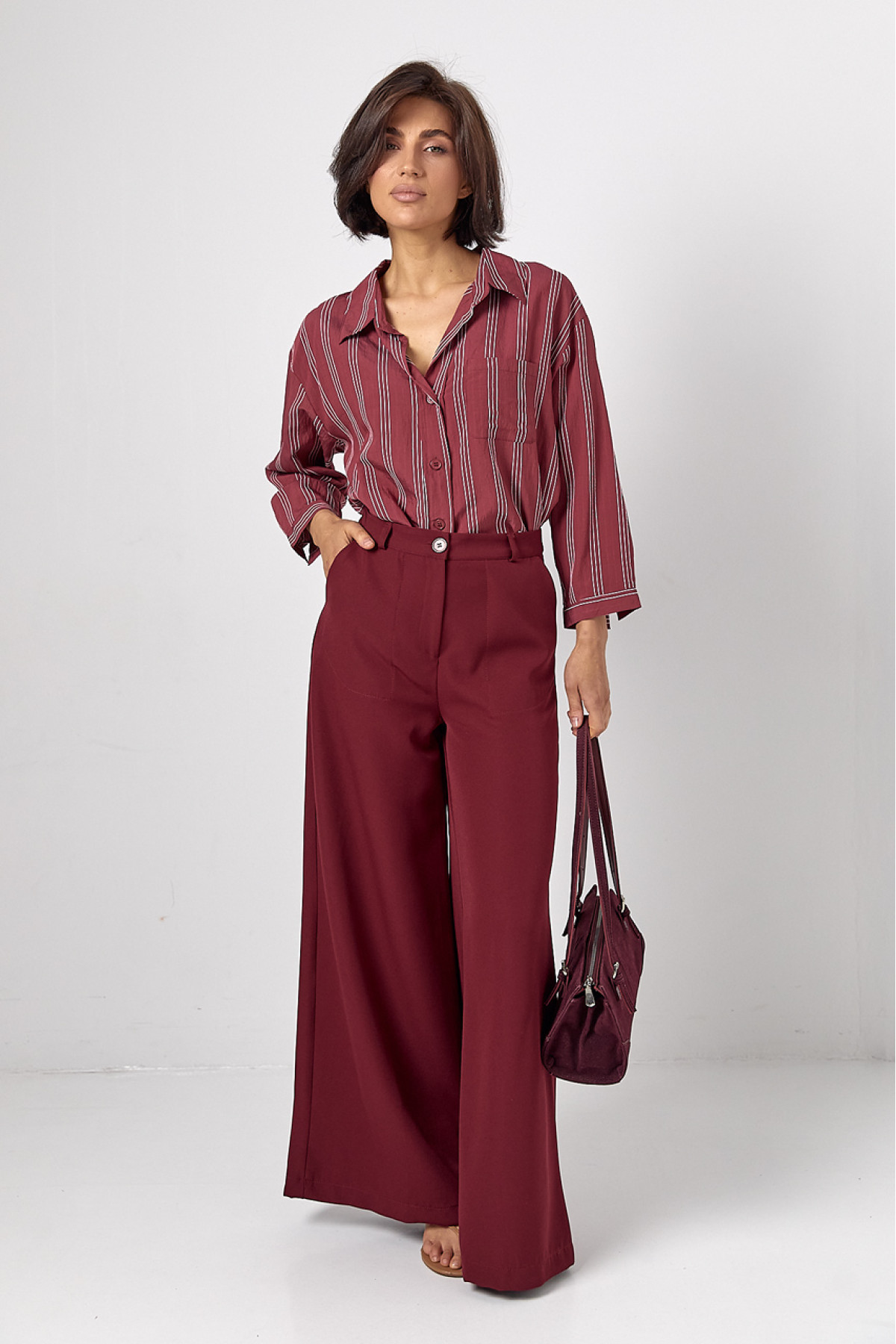 Жіноча сорочка у смужку з рукавами три чверті  бордо колір