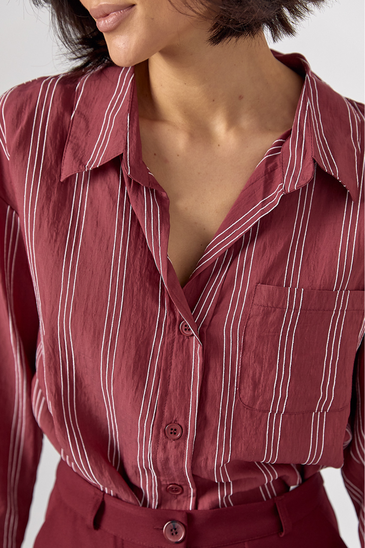 Жіноча сорочка у смужку з рукавами три чверті  бордо колір