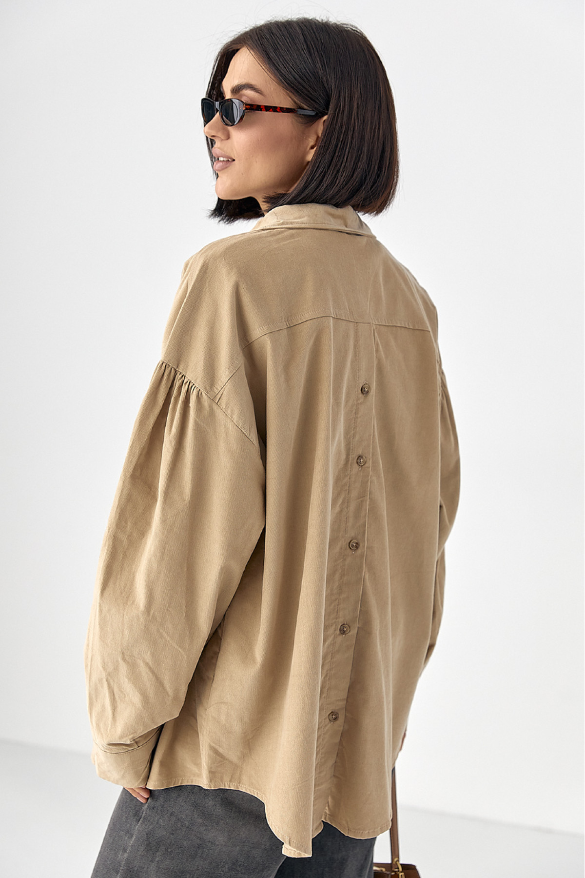 Жіноча вельветова оversize сорочка  світлокоричневий колір