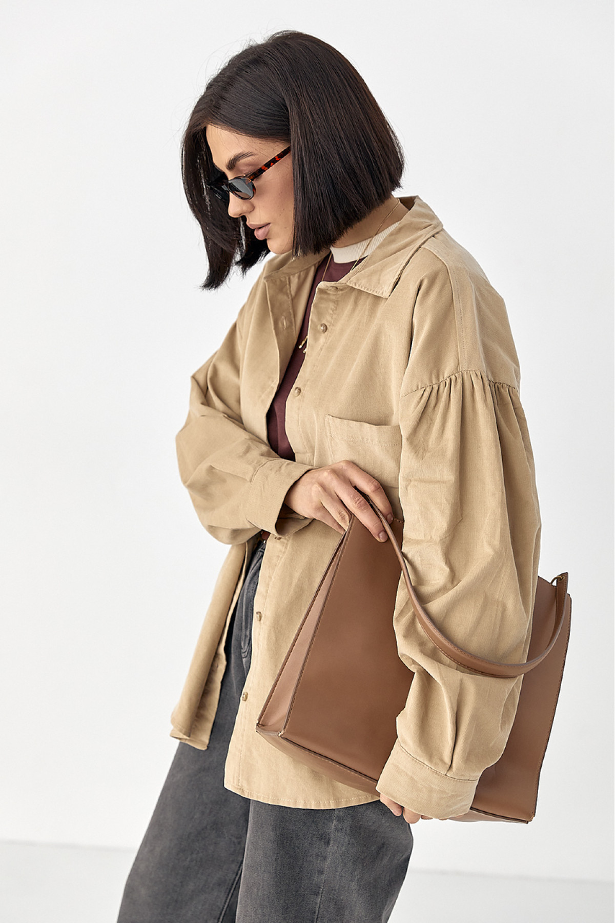 Жіноча вельветова оversize сорочка  світлокоричневий колір