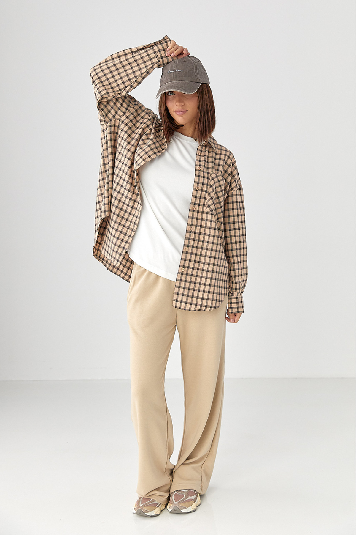 Сорочка в клітинку з накладною кишенею  кавовий колір