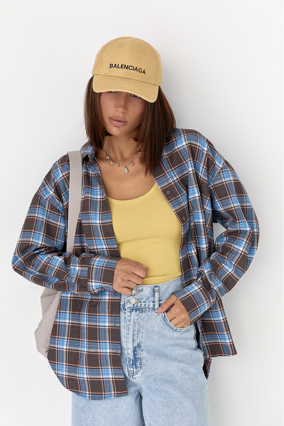 Сорочка в клітинку з подовженою спинкою  блакитний колір