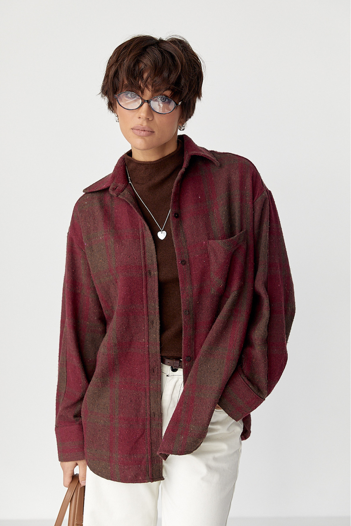 Тепла сорочка в клітинку з накладною кишенею  бордо колір