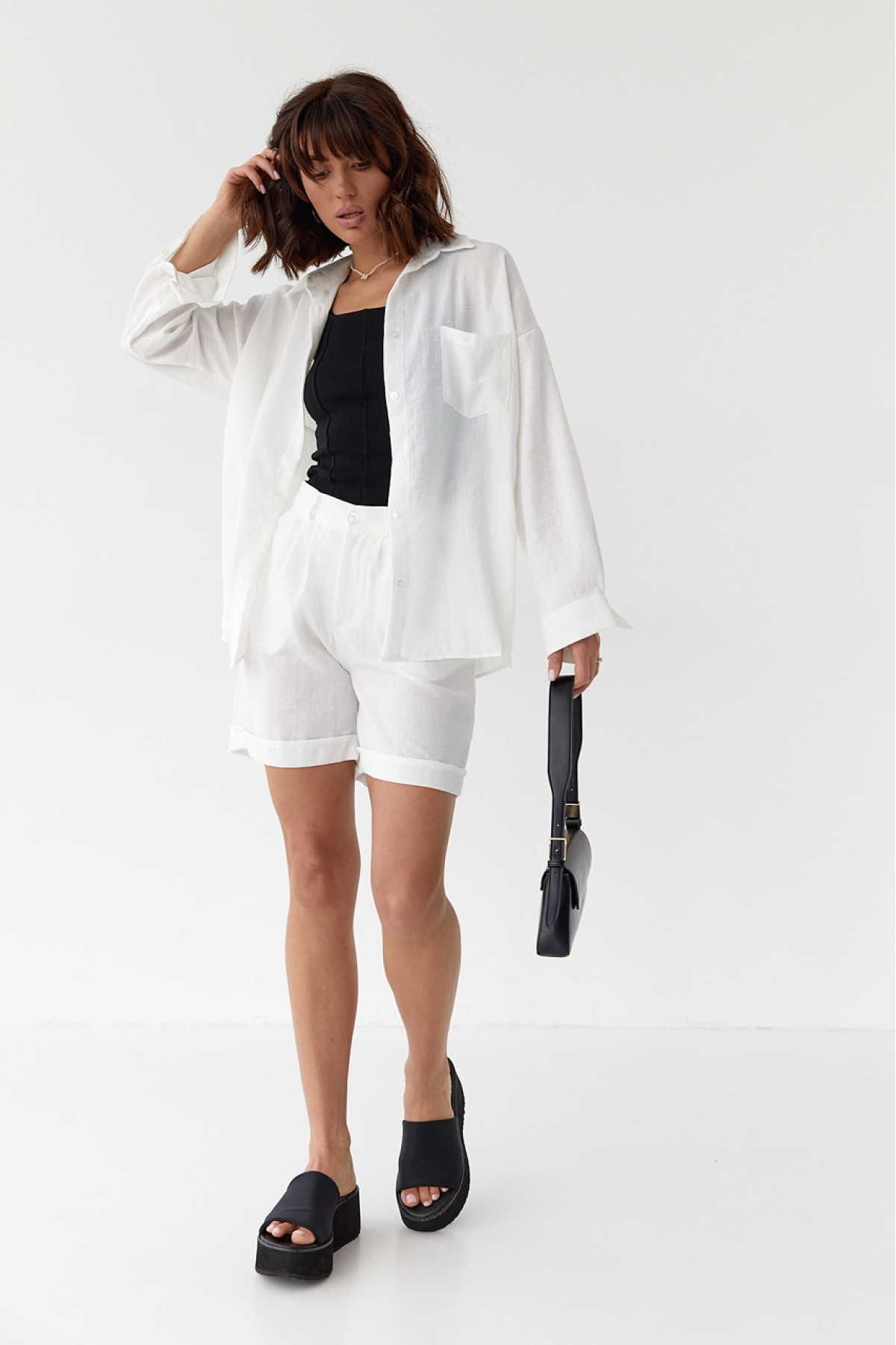 Жіночий костюм бавовняний з сорочкою та шортами  молочний колір