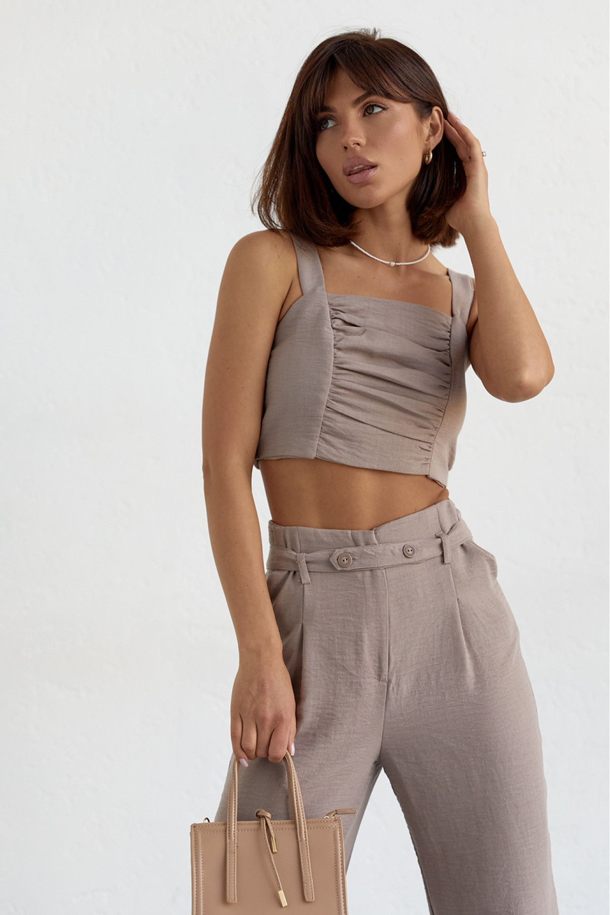 Жіночий бавовняний костюм із брюками та топом  кавовий колір