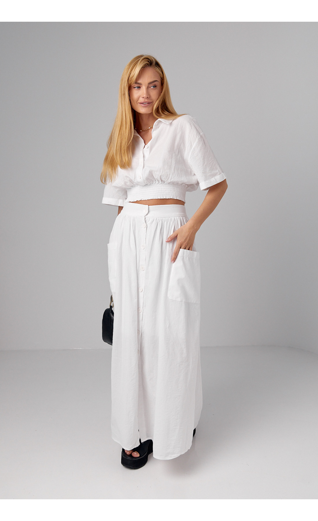 Літній спідничний костюм на гудзиках  білий колір