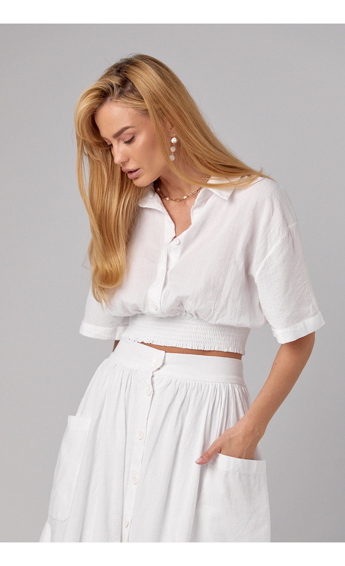 Літній спідничний костюм на гудзиках  білий колір