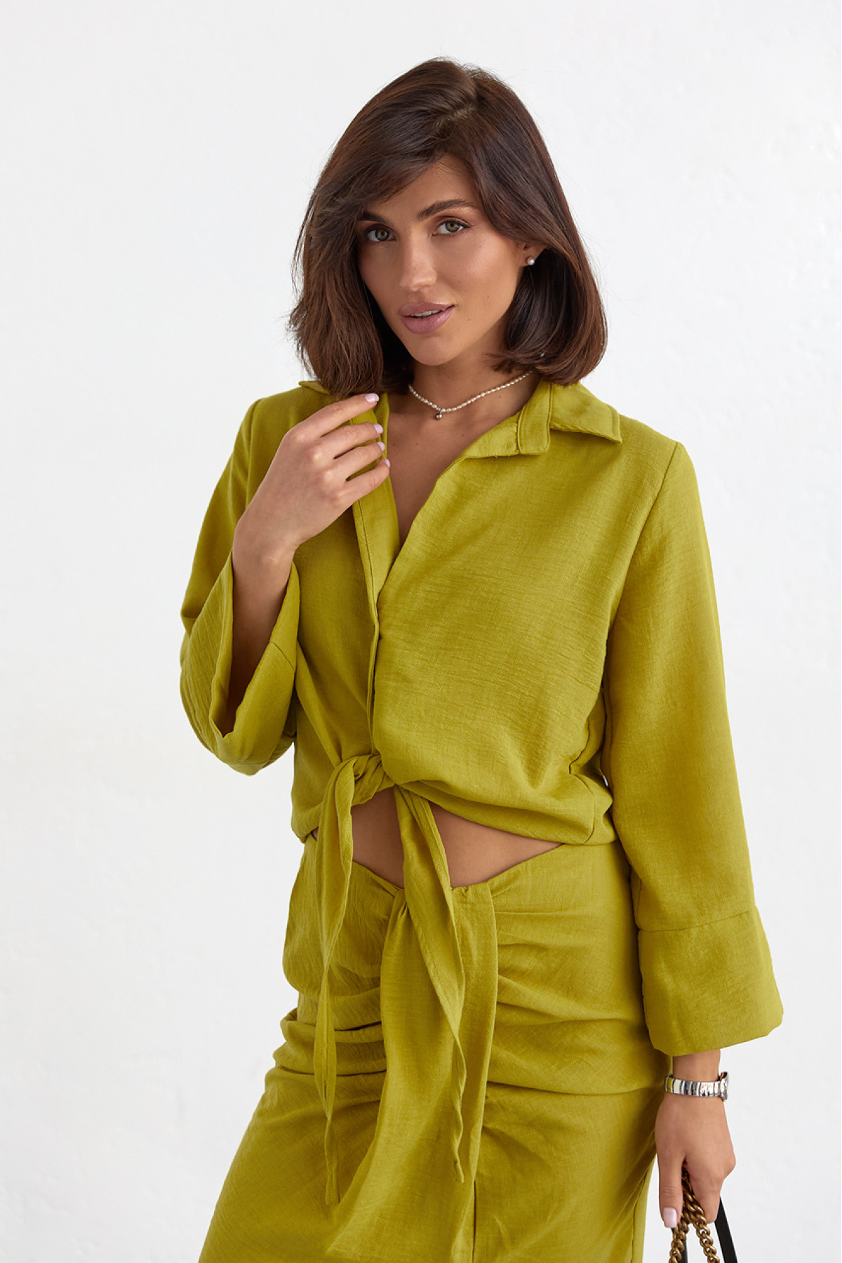 Літній спідничний костюм із блузою на зав'язках  гірчичний колір