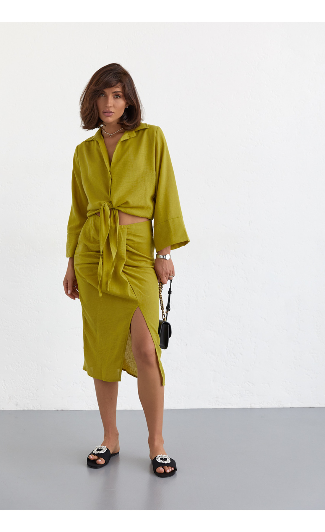 Літній спідничний костюм із блузою на зав'язках  гірчичний колір