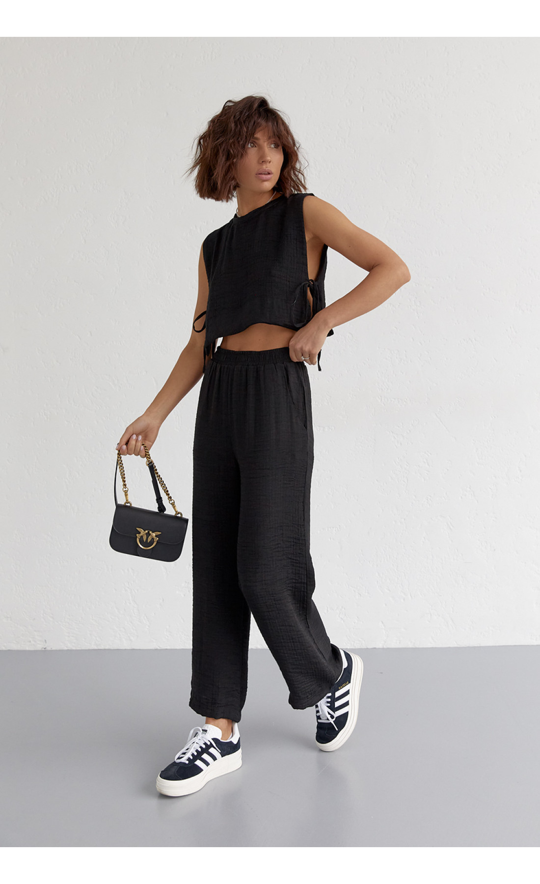 Літній жіночий костюм із брюками та топом із зав'язками  чорний колір