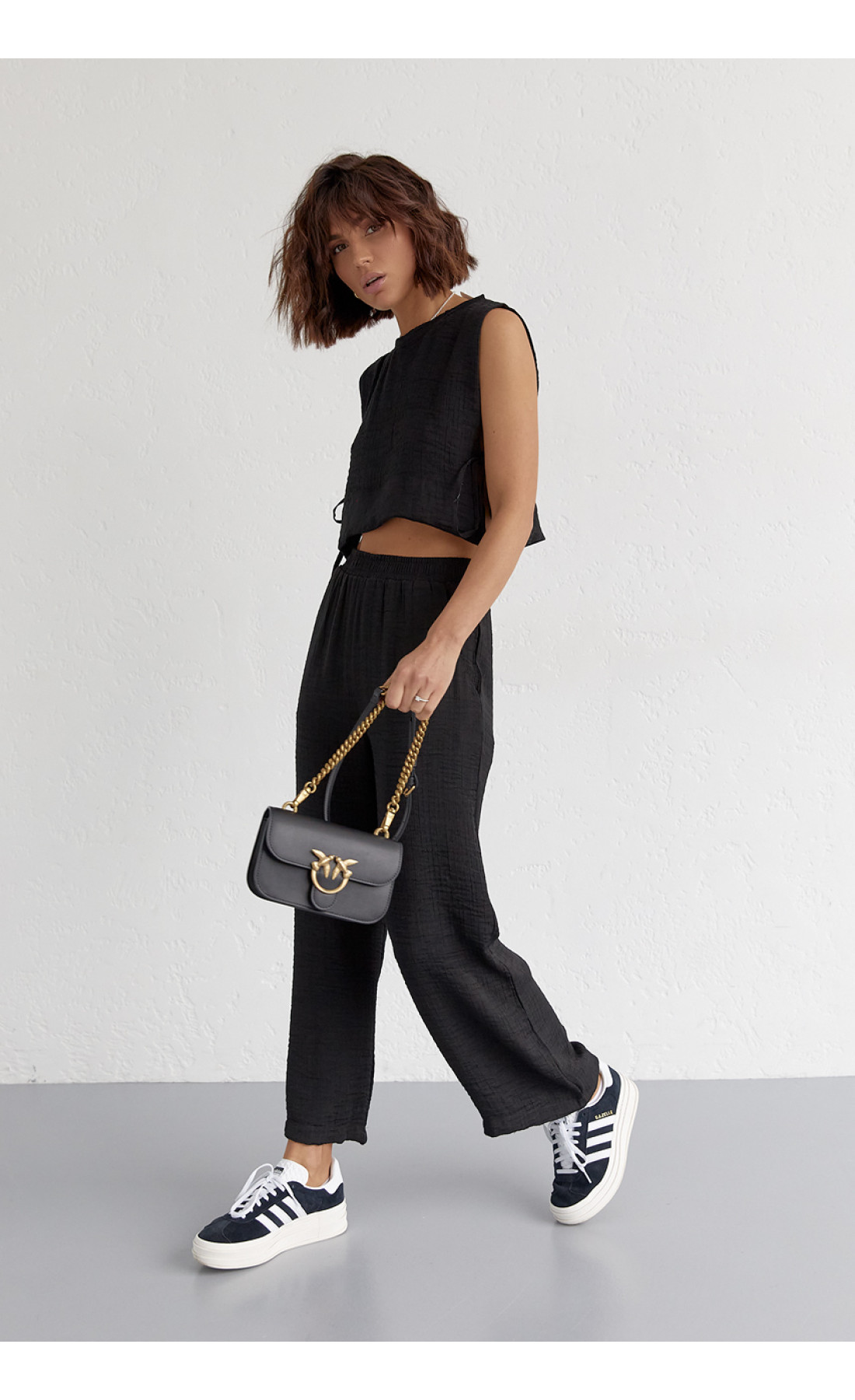 Літній жіночий костюм із брюками та топом із зав'язками  чорний колір