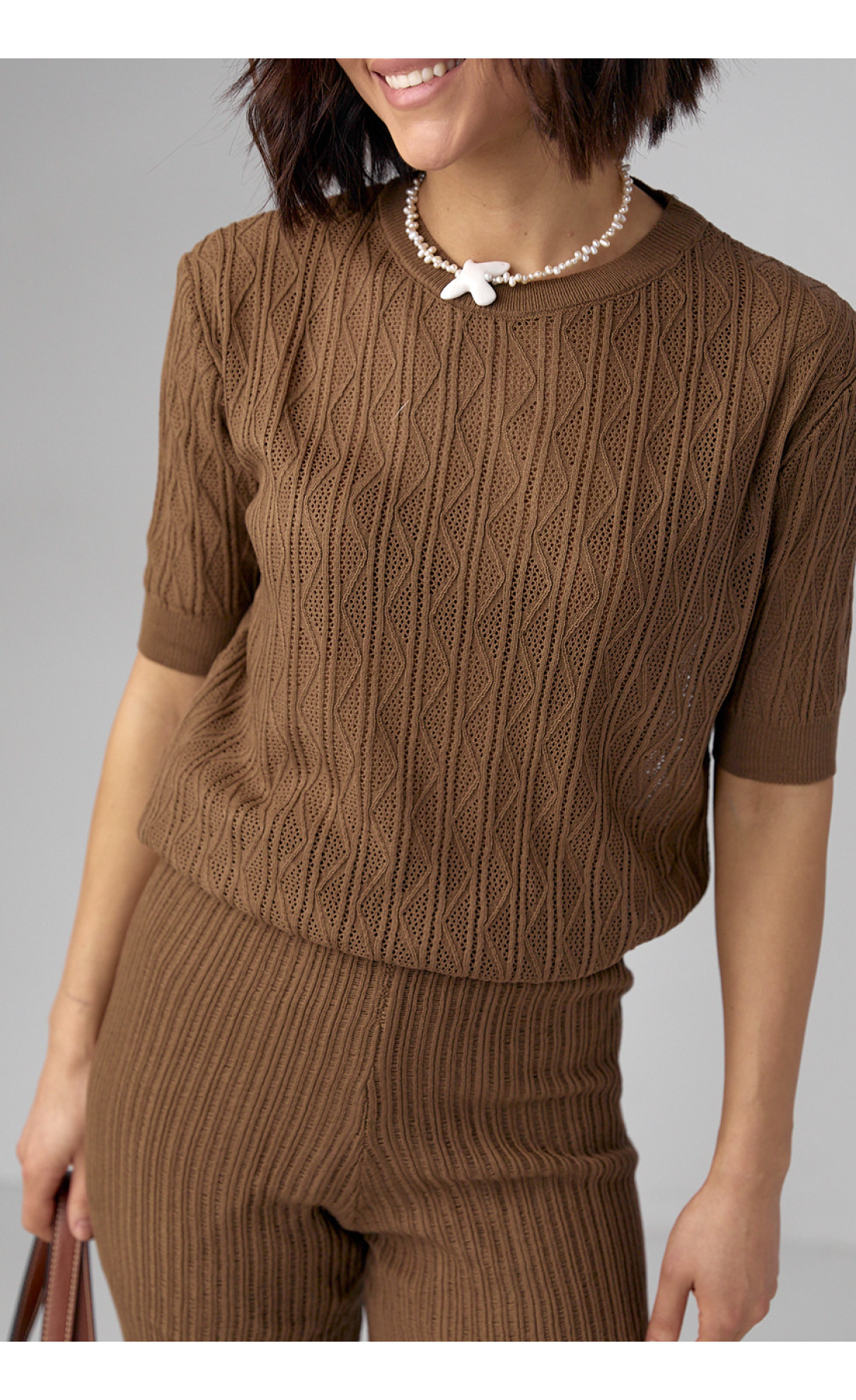 Жіночий костюм з ажурної в'язки  коричневий колір