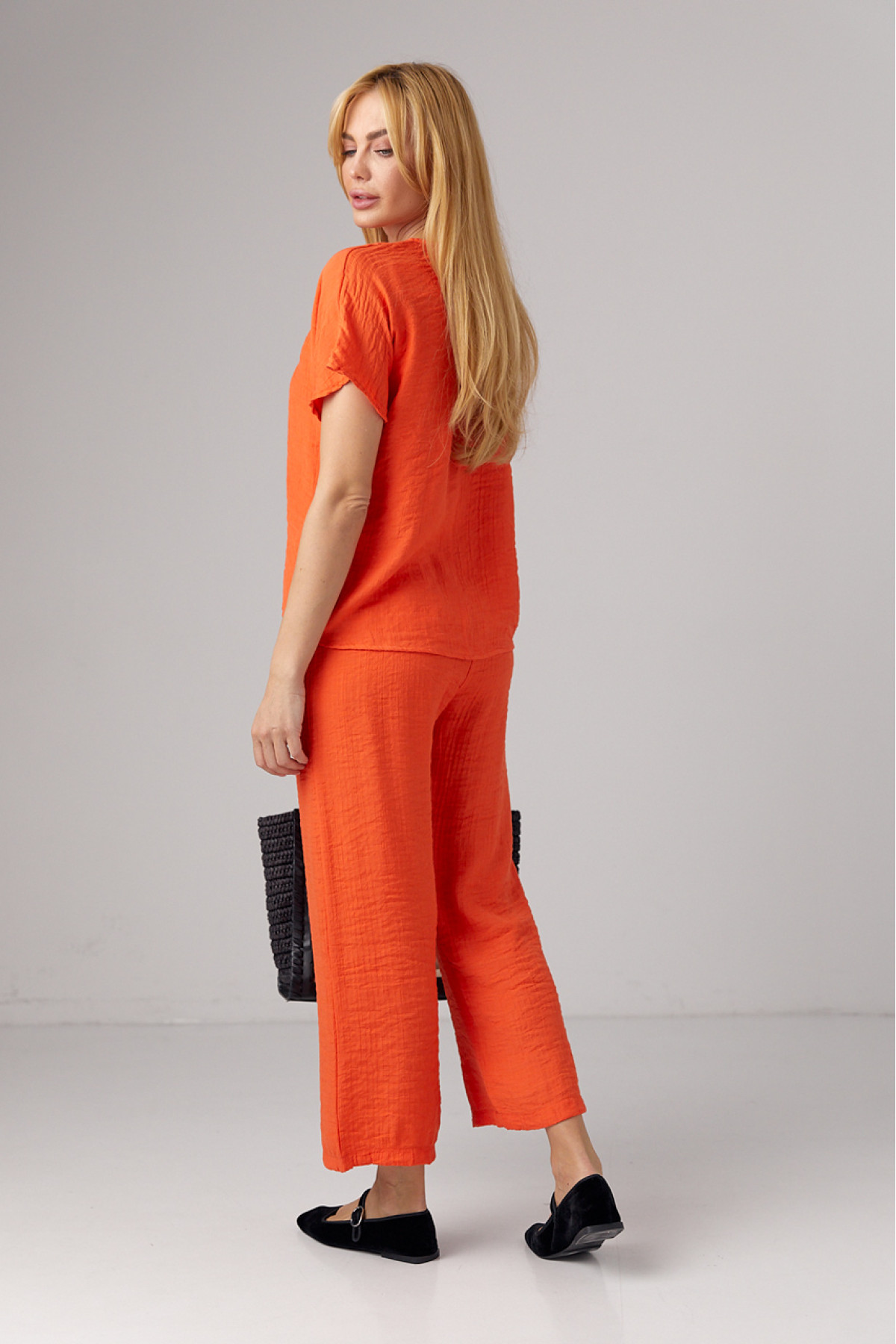 Літній костюм з брюками та футболкою  помаранчевий колір