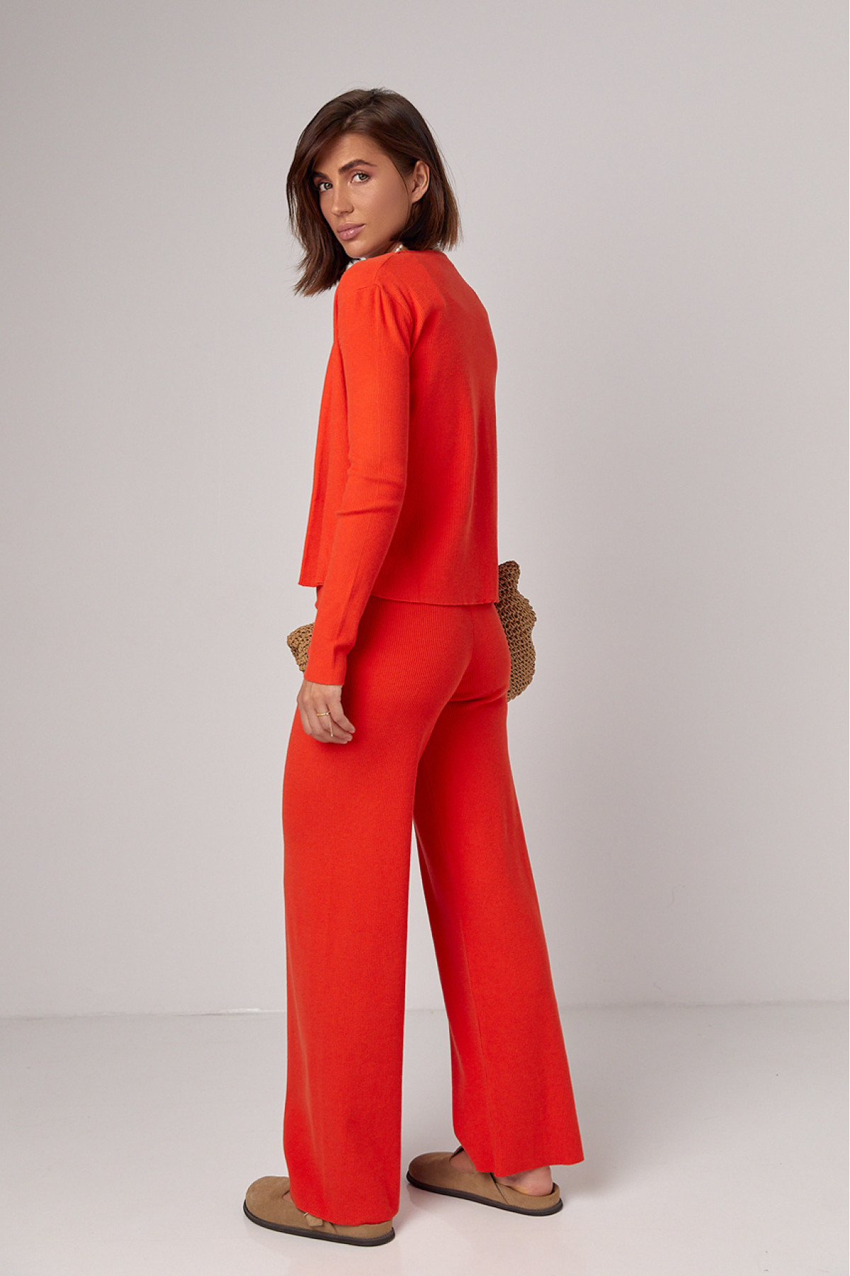 В'язаний жіночий костюм зі штанами та кардиганом  теракотовий колір