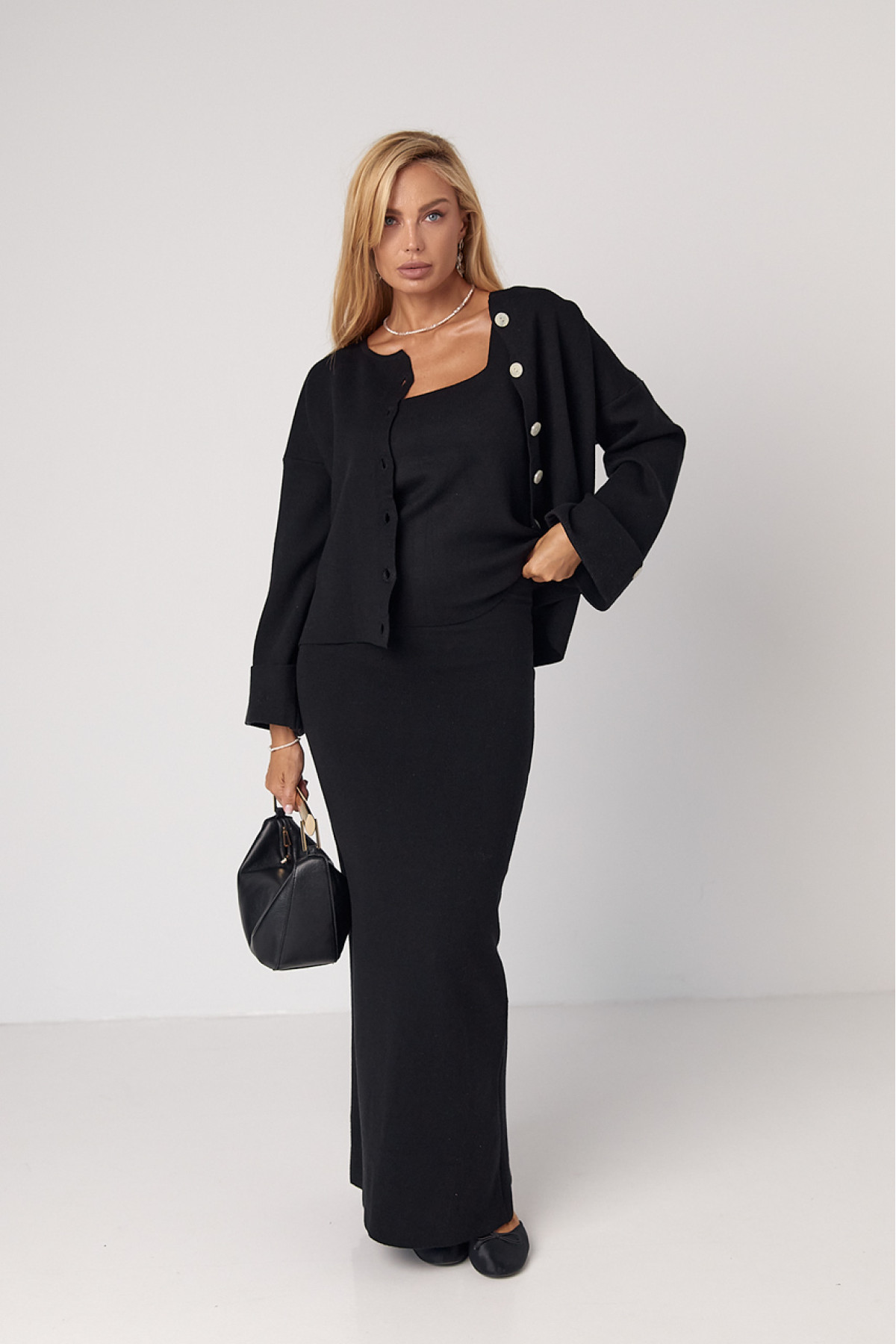 В'язаний костюмтрійка з кардиганом спідницею та топом  чорний колір