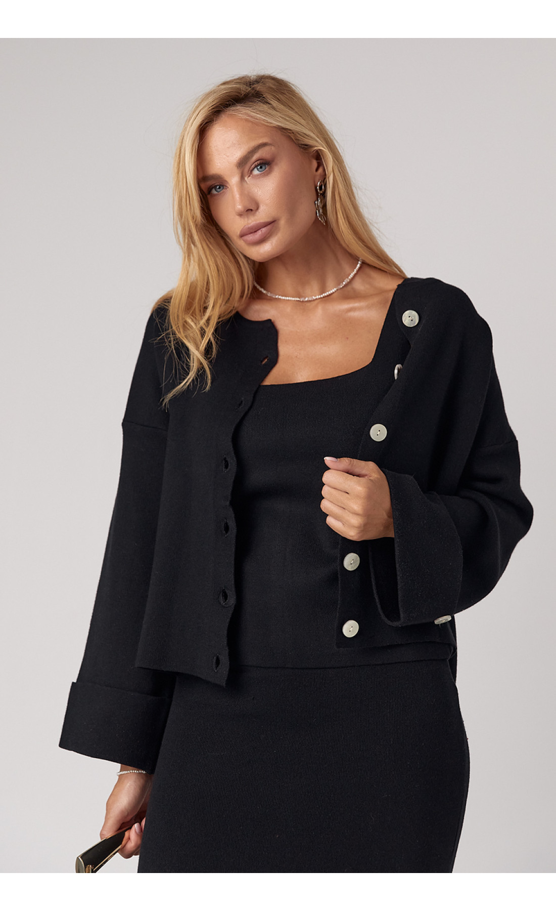 В'язаний костюмтрійка з кардиганом спідницею та топом  чорний колір