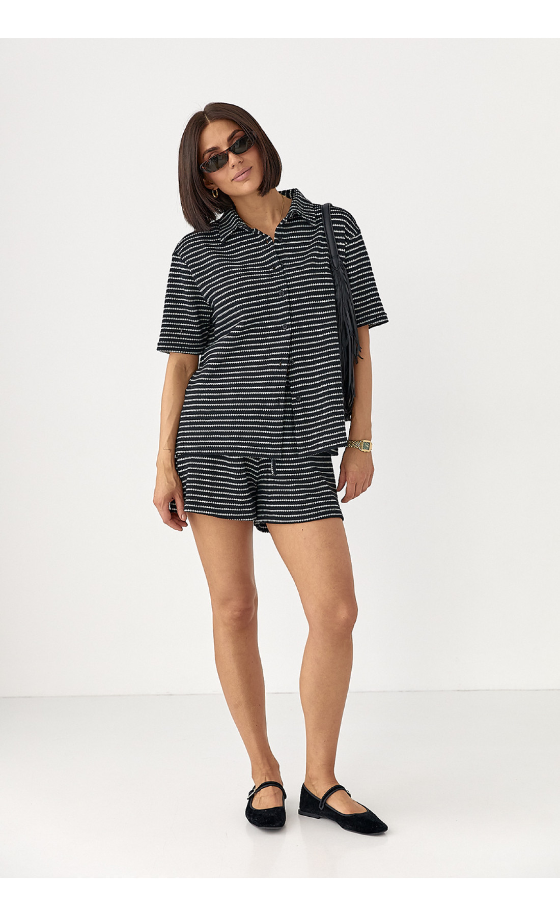 В'язаний костюм у смужку  із сорочкою та шортами  чорний колір