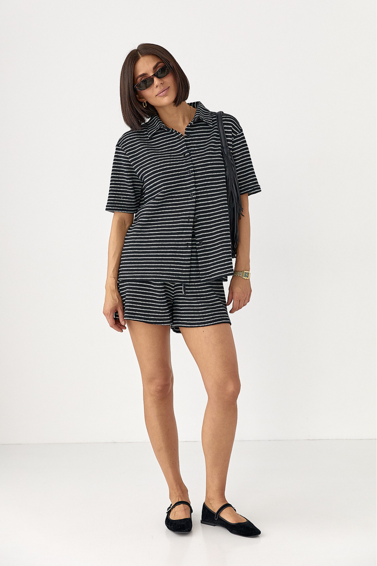 В'язаний костюм у смужку  із сорочкою та шортами  чорний колір