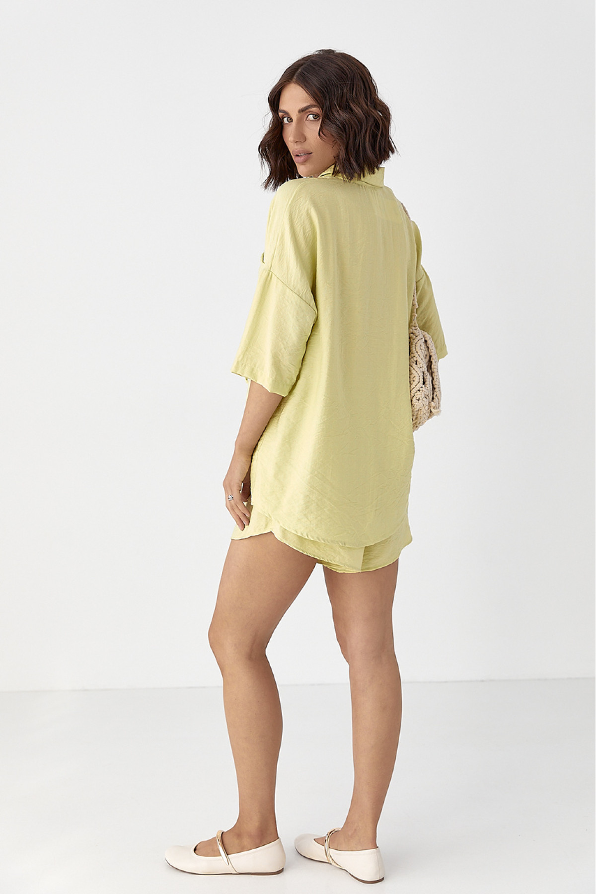 Літній костюм із сорочкою на ґудзиках і шортами  лимонний колір