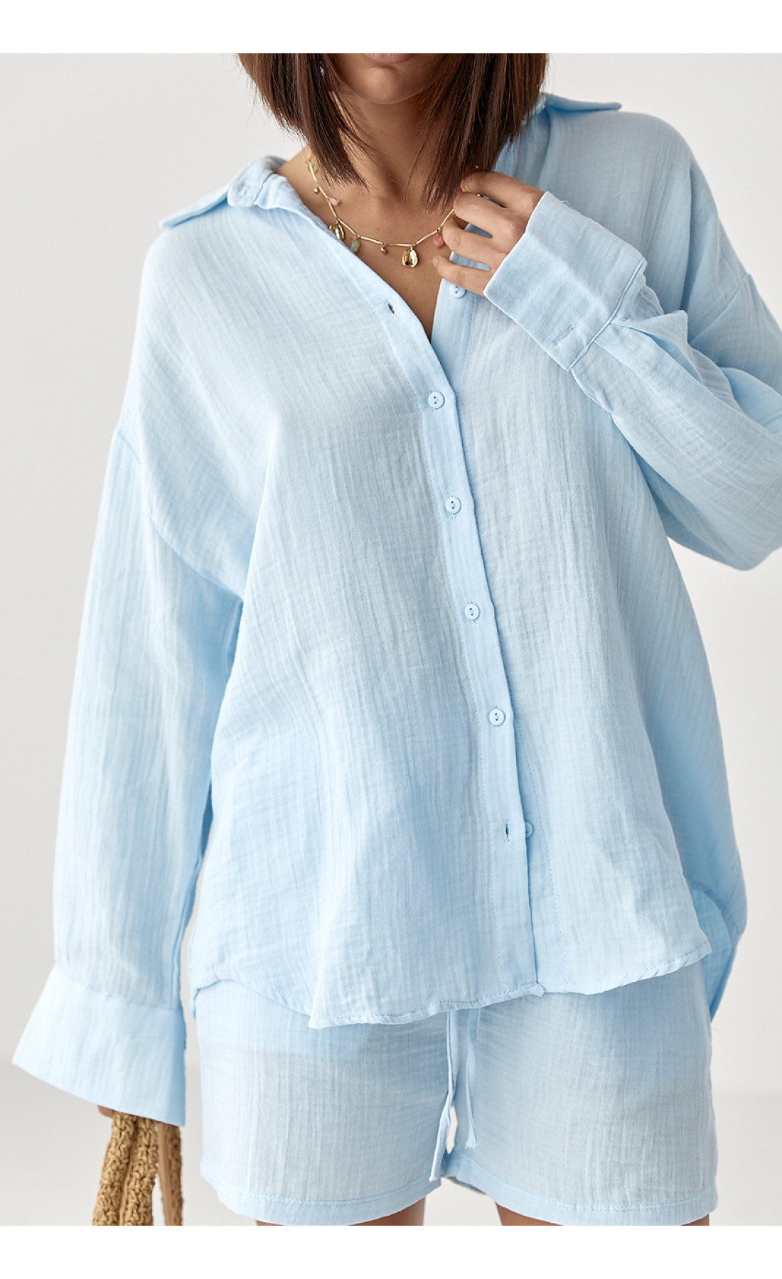 Мусліновий костюм із сорочкою і шортами  блакитний колір