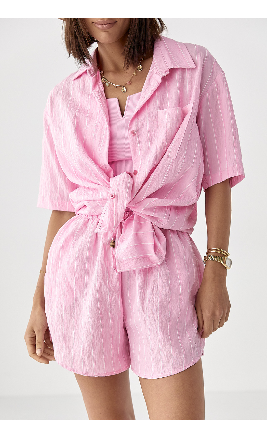 Смугастий костюм із сорочкою і шортами  рожевий колір