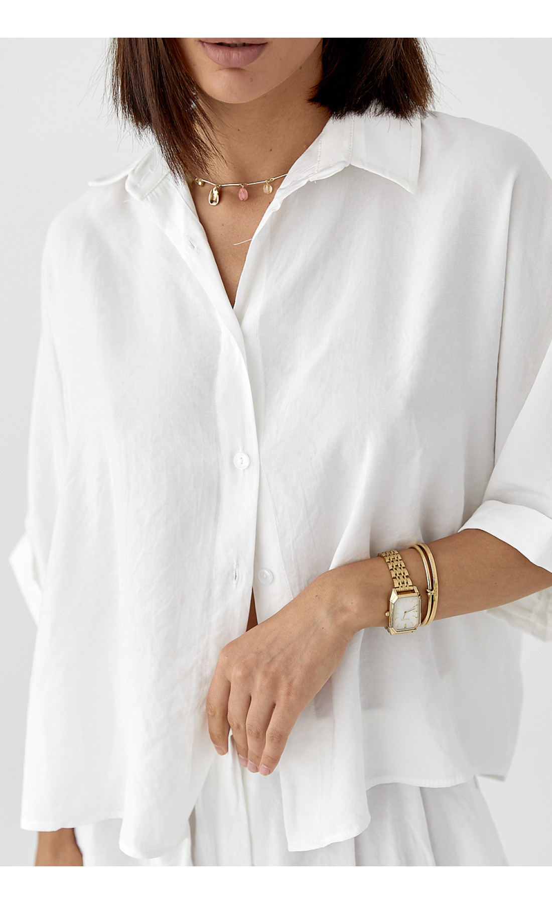 Костюм вільного крою із шортами та сорочкою  білий колір