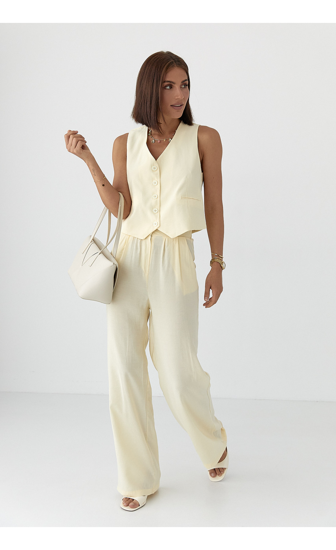 Літній брючний костюм із жилеткою  лимонний колір