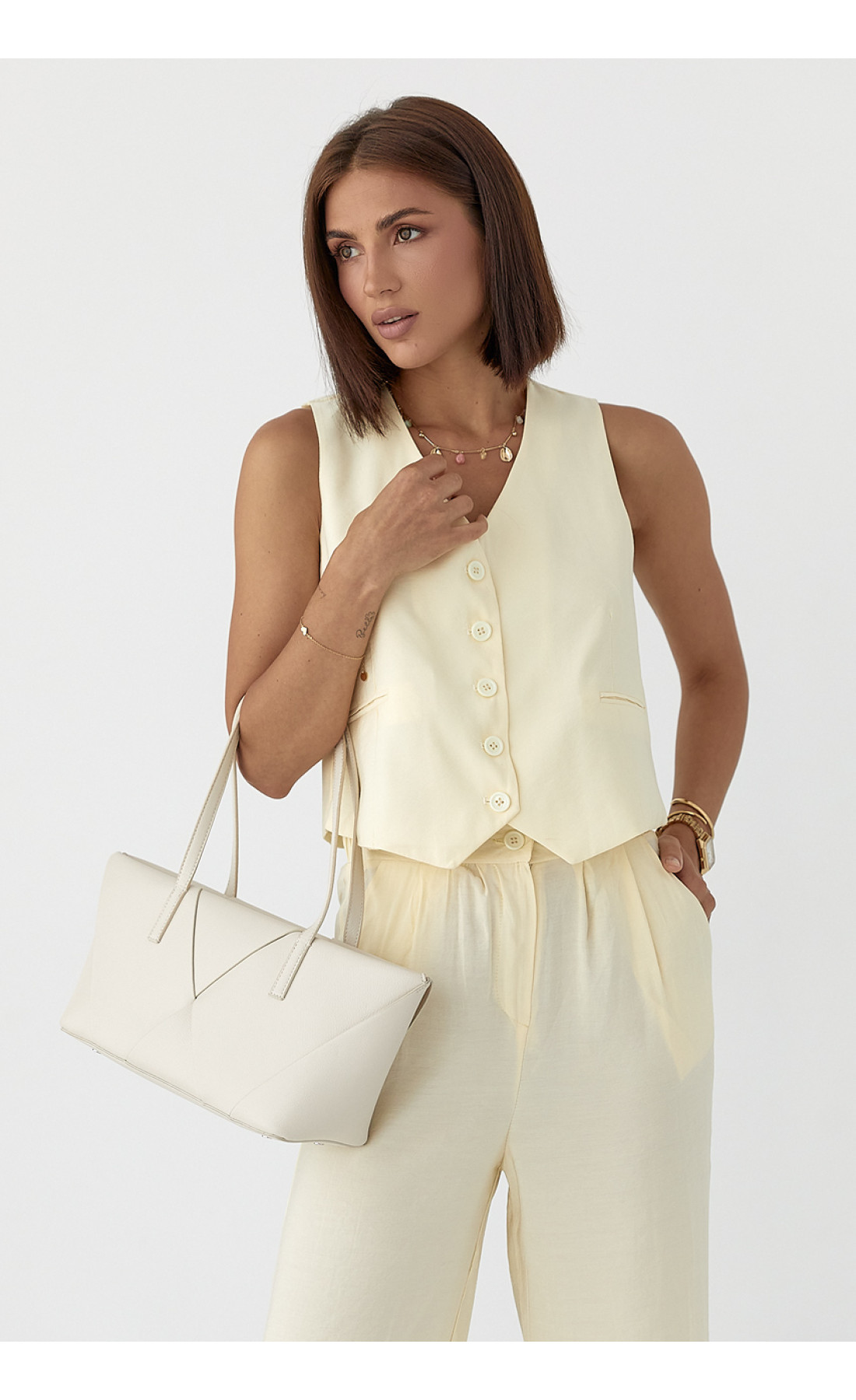 Літній брючний костюм із жилеткою  лимонний колір