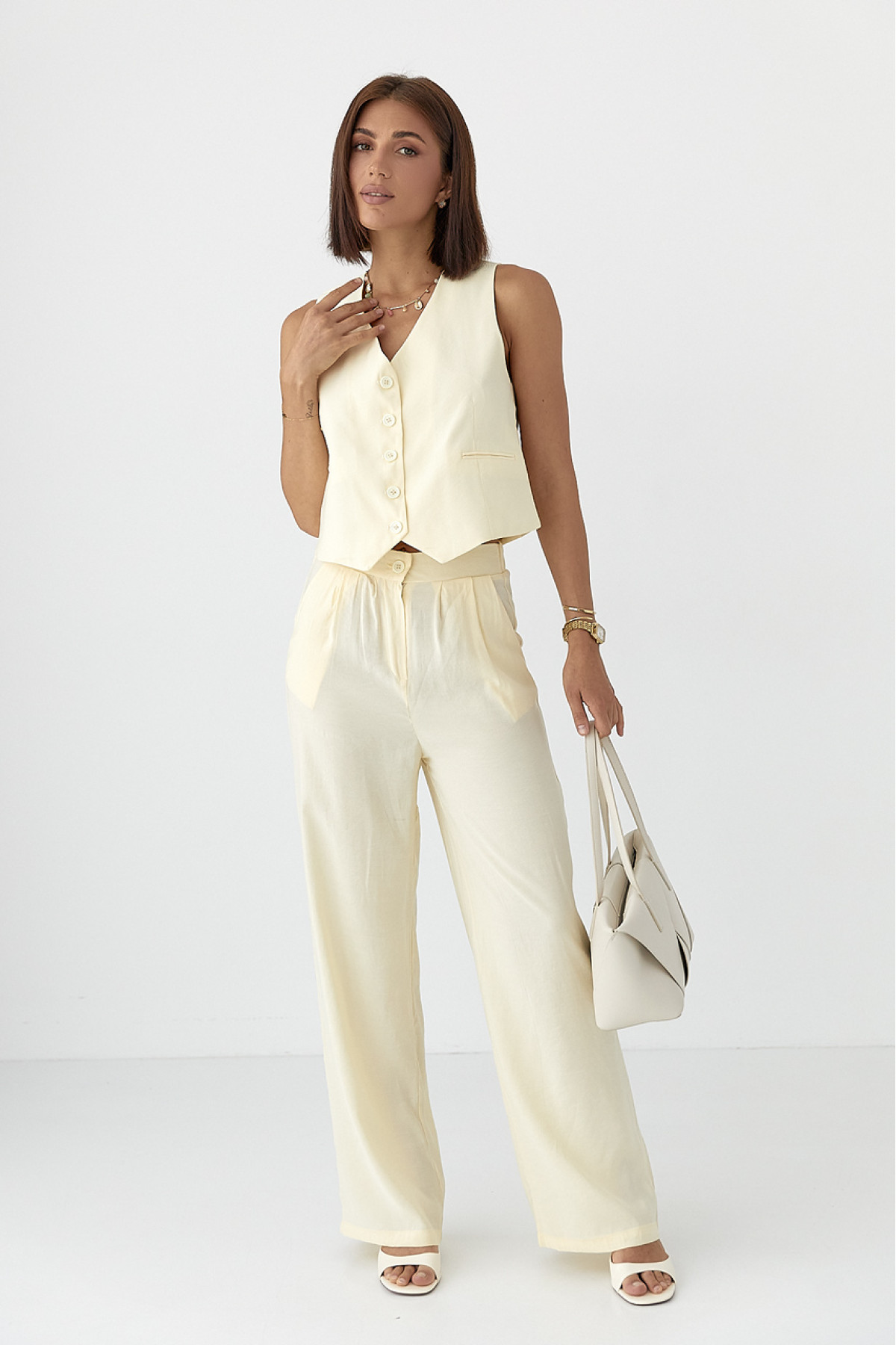 Літній брючний костюм із жилеткою  лимонний колір