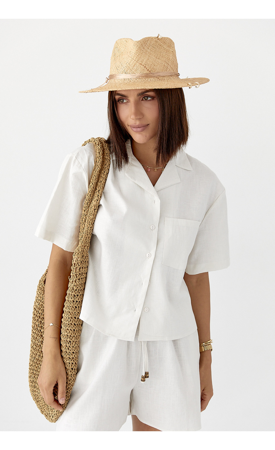 Льняний костюм із сорочкою та шортами  молочний колір