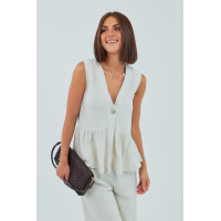 Класичний костюм із жилеткою з оборками та штанами  бежевий колір