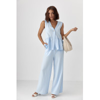 Класичний костюм із жилеткою з оборками та штанами  блакитний колір