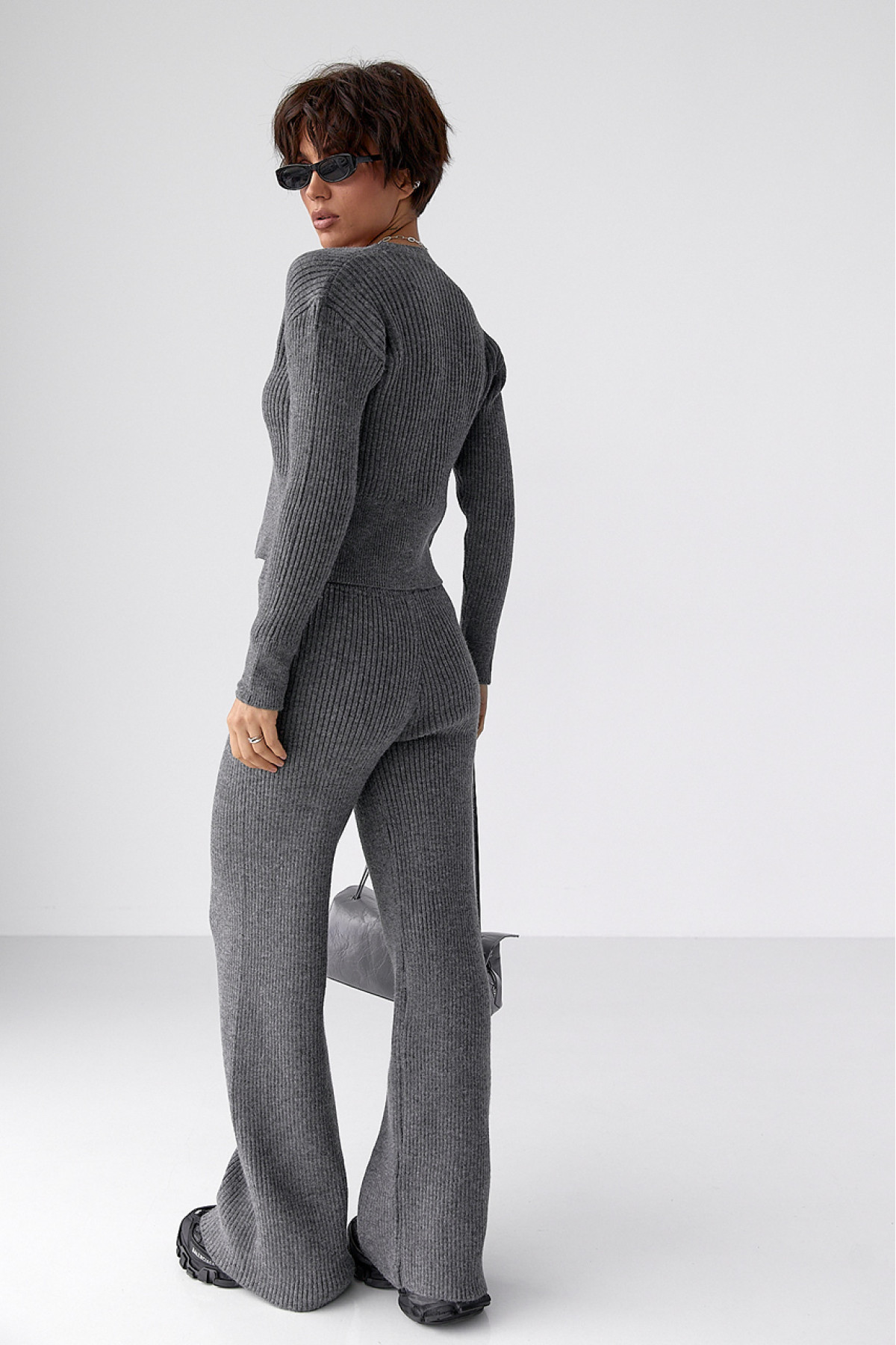 Трикотажний костюм у рубчик із кардиганом і штанами палаццо  сірий колір
