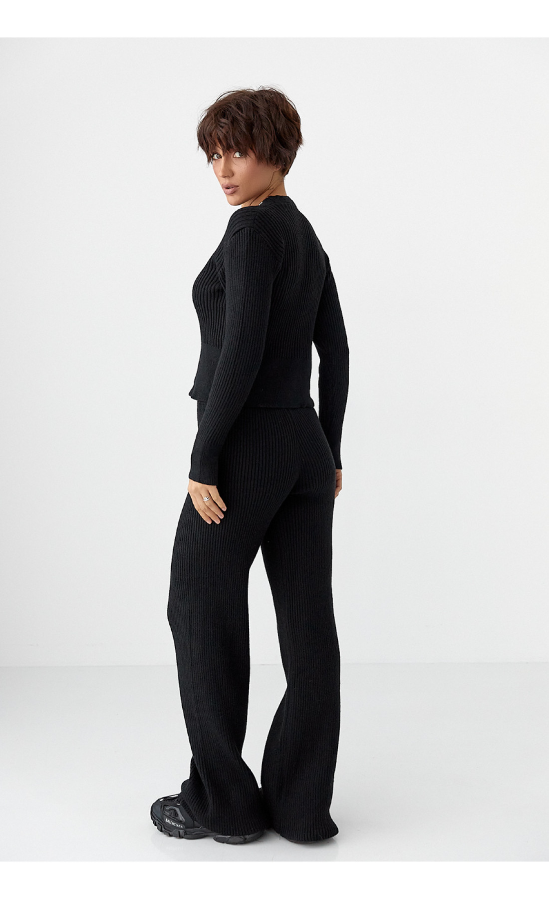 Трикотажний костюм у рубчик із кардиганом і штанами палаццо  чорний колір